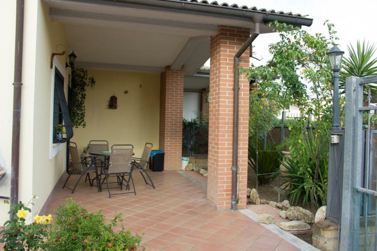 Monica'S Villa Fiano Romano Exteriör bild